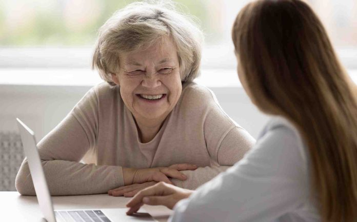 Programa de reparación crítica de viviendas ayuda a las personas mayores a permanecer en sus hogares