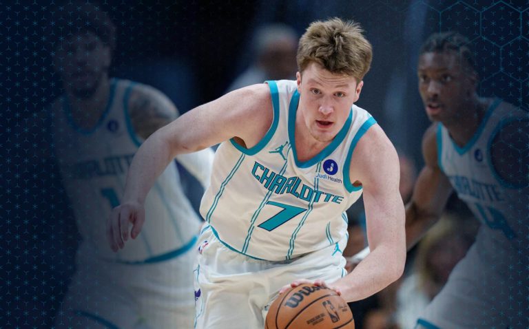 El triple de Quickley le da un golpe demoledor a los Hornets