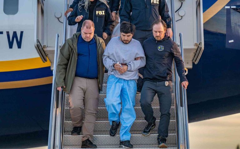FBI celebra el traslado a Charlotte de uno de sus fugitivos más buscados