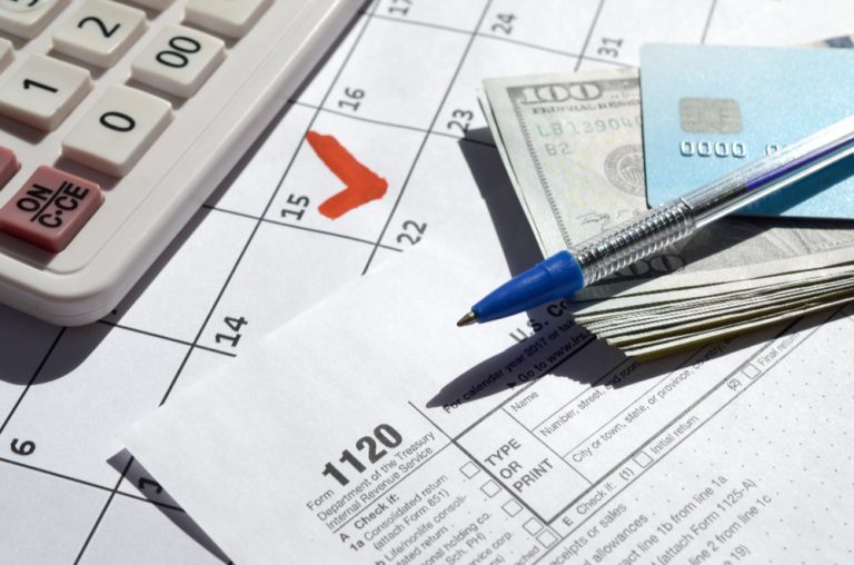 Tesoro anuncia reembolsos récord tras entrada en vigor de recortes fiscales