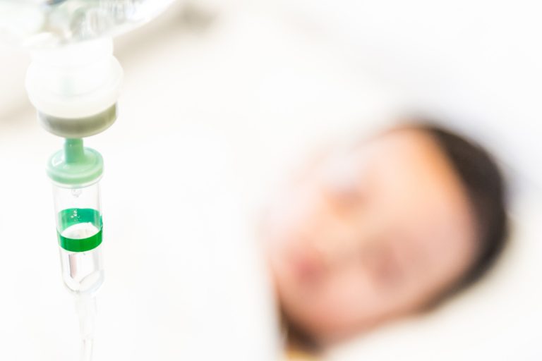 Congresista rechaza deportación de bebé de dos meses con bronquitis