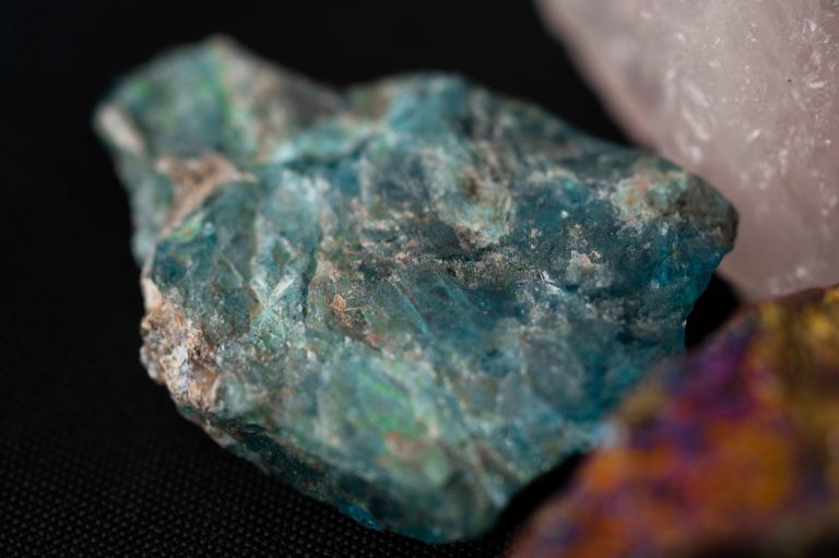 EE.UU. lidera cumbre histórica sobre minerales críticos en Washington