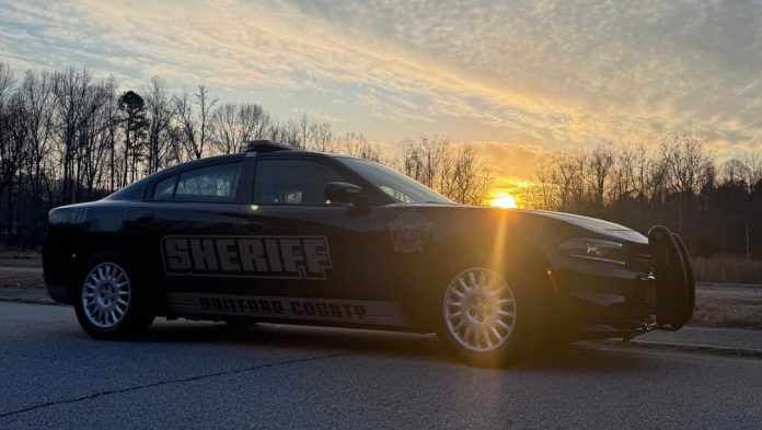 Hombre bajo custodia muere tras traslado médico en Guilford