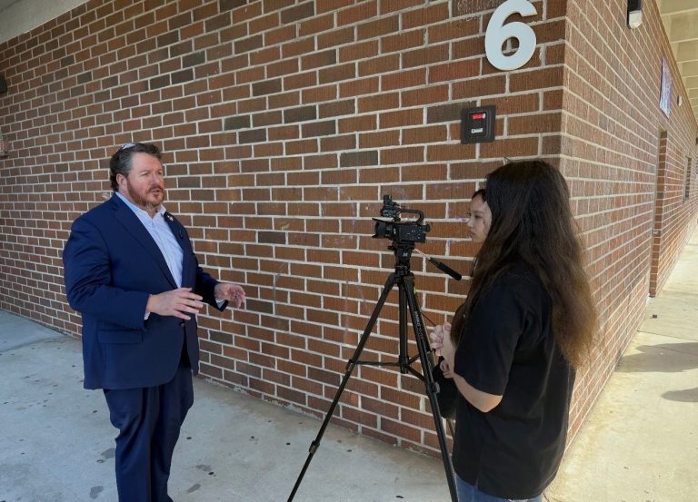 Congresista Randy Fine exige investigación contra la NFL y NBC por el Super Bowl