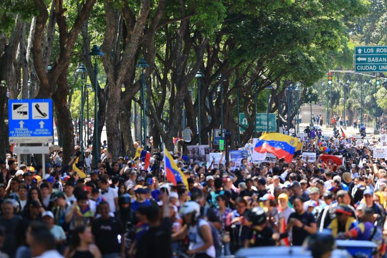 Estudiantes de la UCV y jóvenes de toda Venezuela retoman las calles