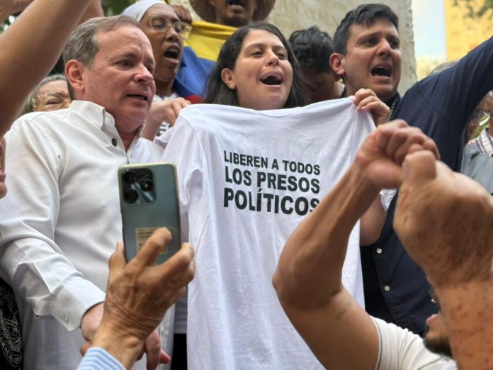 Ola de liberaciones ensombrecida por el arresto de Juan Pablo Guanipa