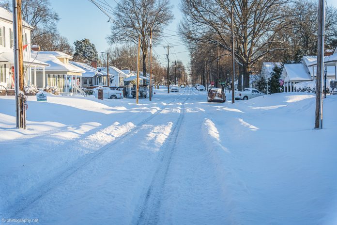 Avanza el deshielo en Kannapolis mientras continúan las labores de limpieza vial