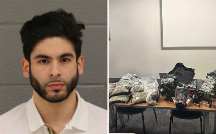 Incautan más de 24 kilos de presuntos narcóticos y cuatro armas de fuego