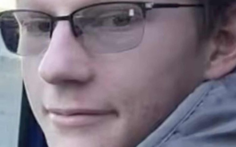 El hombre que murió tras irrumpir armado en la casa de Mar-a-Lago de Trump era de NC