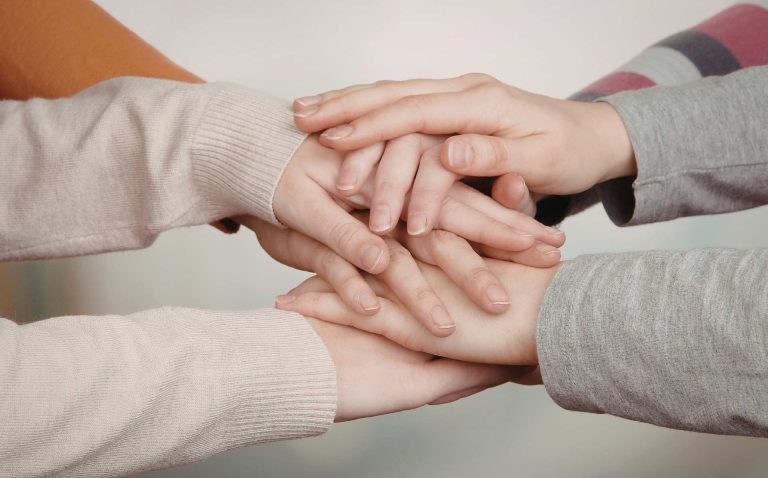 Historias de resiliencia movilizan redes de apoyo en Carolina del Norte y del Sur