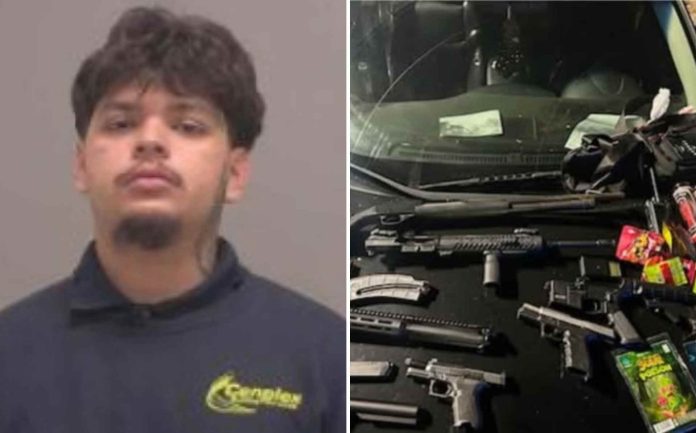 Un hombre con dos dispositivos de conversión de ametralladoras se declaró culpable.