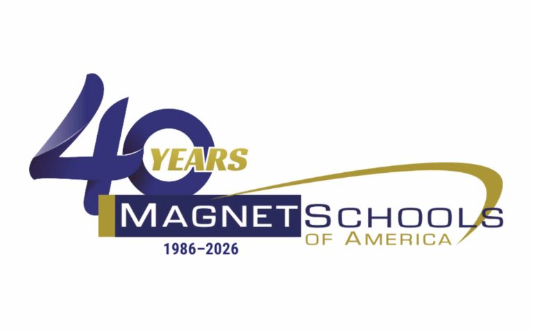 Distinguen a 5 Escuelas Magnet del CMS