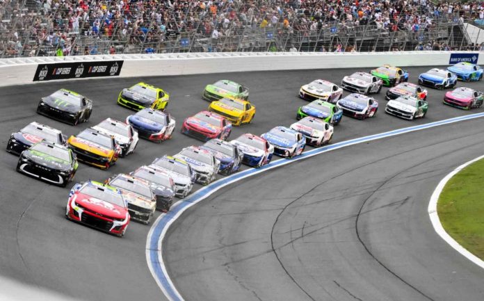 ¿Qué te ofrece un abono de temporada para el Charlotte Motor Speedway de 2026?