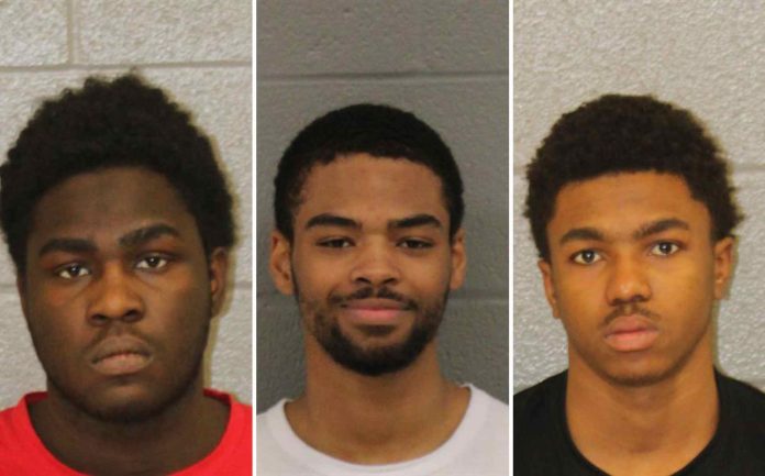 Detienen a cuatro sospechosos, entre ellos un menor de edad, por disparos a viviendas ocupadas