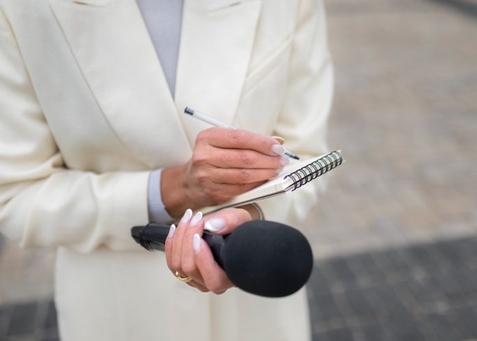 Periodista colombiana recupera su libertad tras pagar fianza