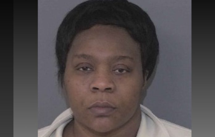 Recuperación de camión robado deriva en arresto por múltiples cargos