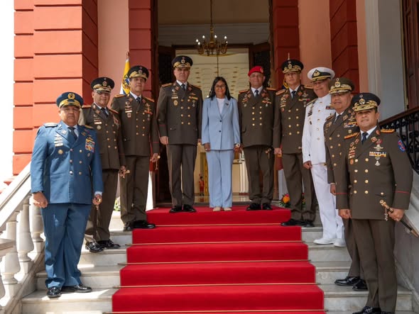 Delcy Rodríguez oficializa nuevos cargos en el alto mando militar