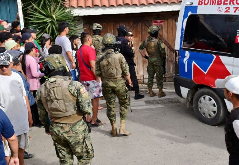 Seis muertos tras ataque armado en Ecuador