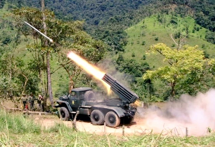 Petro y Noboa se enfrentan por bombardeos en la frontera