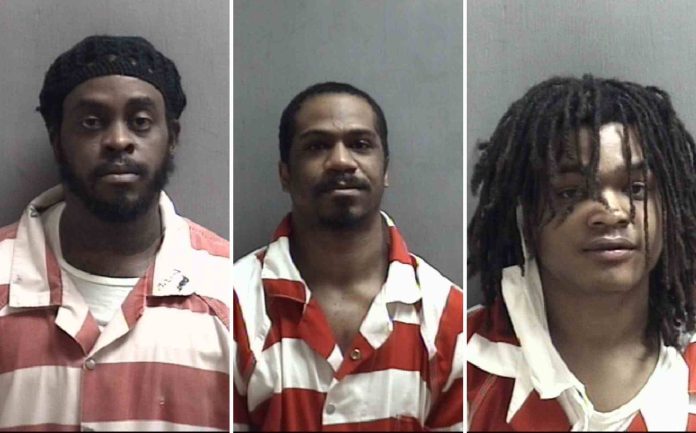 Pandilleros reciben 89 años de prisión federal por tráfico de drogas y armas