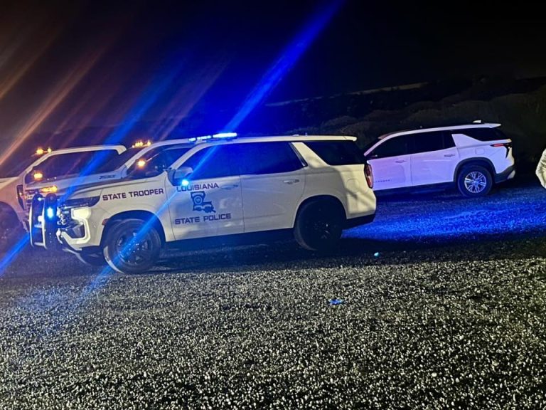 Gobernador de Luisiana lamenta la muerte de ocho niños en tiroteo masivo