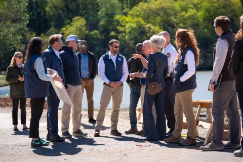 Mullin anuncia 103 millones de dólares para la recuperación en NC