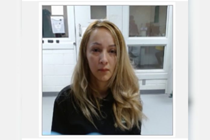 ICE arresta a una mujer vinculada al MS-13 buscada por homicidio