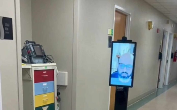 Hospitales en NC incorporarían robots para consultas médicas ante crisis de personal