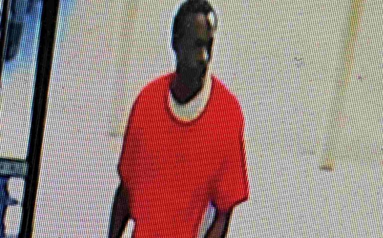 Solicitan apoyo para identificar a sospechoso de hurto en Lancaster