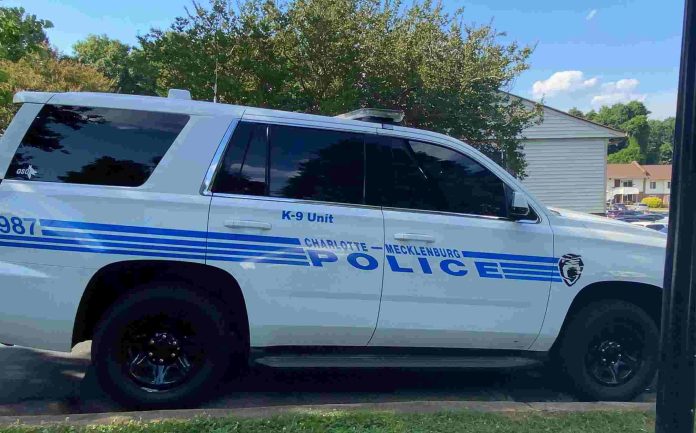 CMPD investiga agresión con arma mortal que dejó un fallecido y heridos