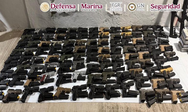 Cae sobrino de "El Chapo" y aseguran mega arsenal en México