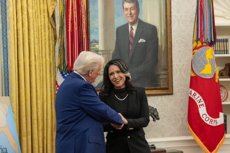 Tulsi Gabbard renuncia como directora de Inteligencia Nacional de EE.UU.