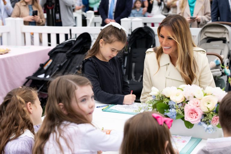 Melania Trump: La familia es la piedra angular del futuro nacional