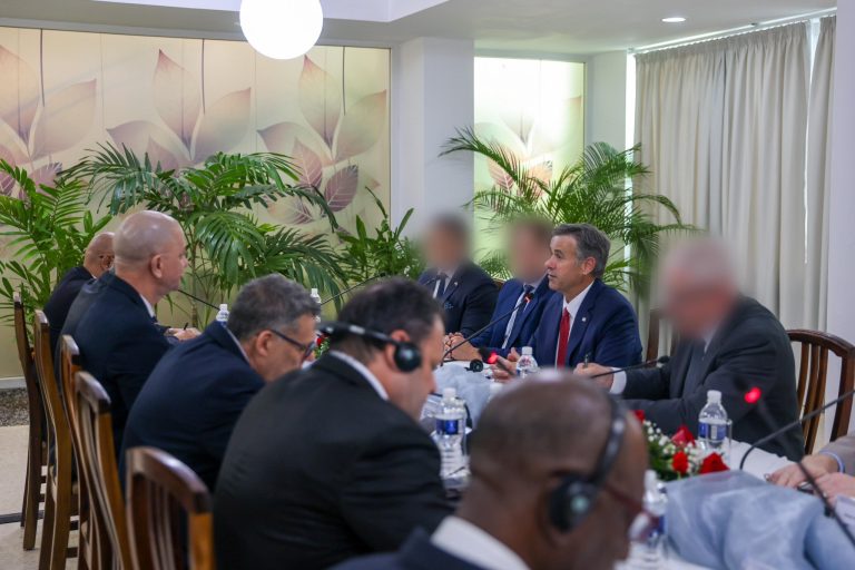 Director de la CIA se reunió con altos funcionarios en La Habana