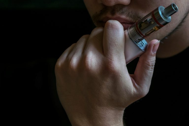 Nueva norma de la FDA busca frenar el contrabando de cigarrillos electrónicos