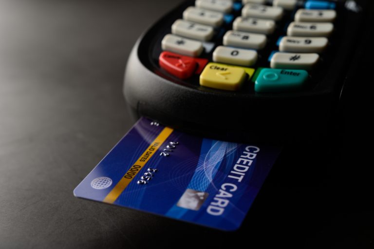 Visa y Mastercard dejan Cuba por sanciones en EE.UU.