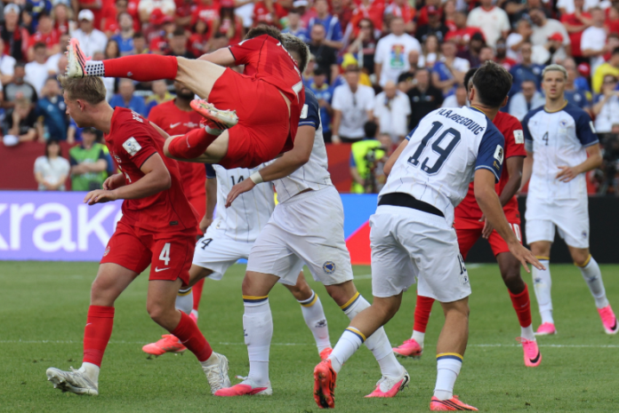 Canadá rescata el empate 1-1 ante Bosnia en Toronto