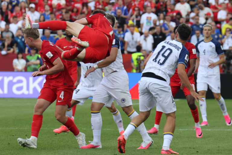 Canadá rescata el empate 1-1 ante Bosnia en Toronto