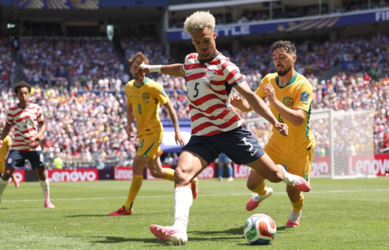 EE.UU. brilla con puntaje perfecto tras derrotar a Australia