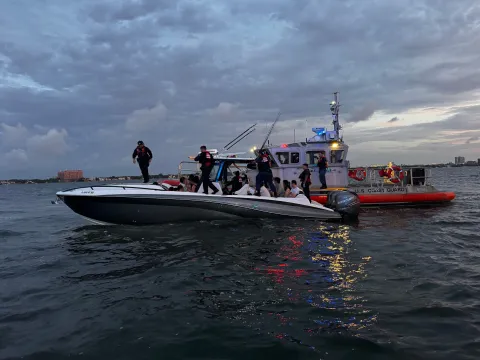 Guardia Costera intercepta a 25 chinos en Florida