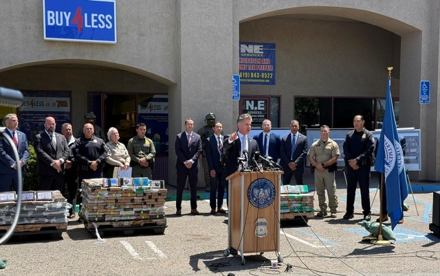 Desmantelan túnel fronterizo en California e incautan tonelada de cocaína