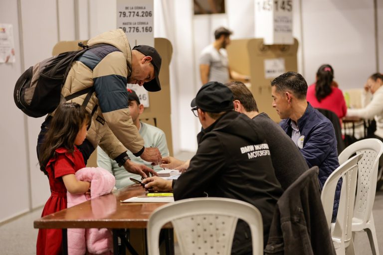 Registraduría confirma resultados y la izquierda traza su ruta en Colombia
