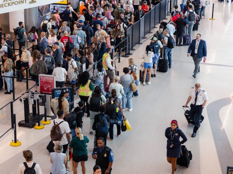 Aeropuerto de CLT espera aproximadamente 1.6 millones de pasajeros en período festivo