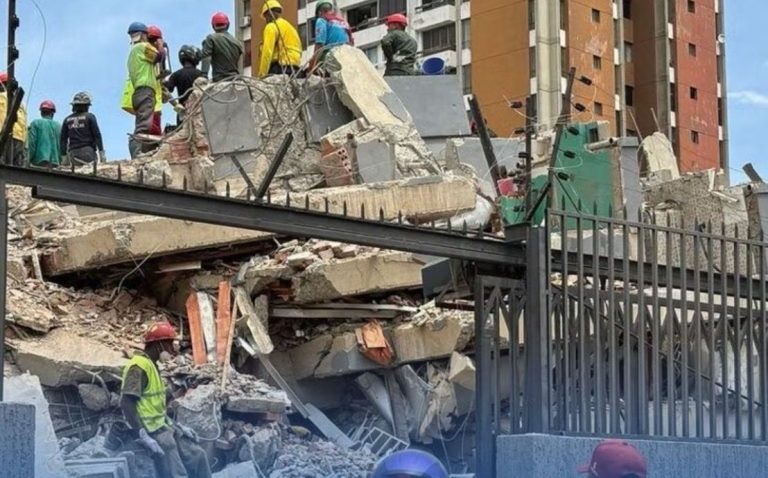 Continúa la búsqueda desesperada de sobrevivientes en La Guaira