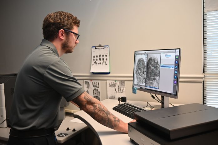 Laboratorio forense de Greensboro recibe por segunda vez uno de los máximos reconocimientos internacionales del sector
