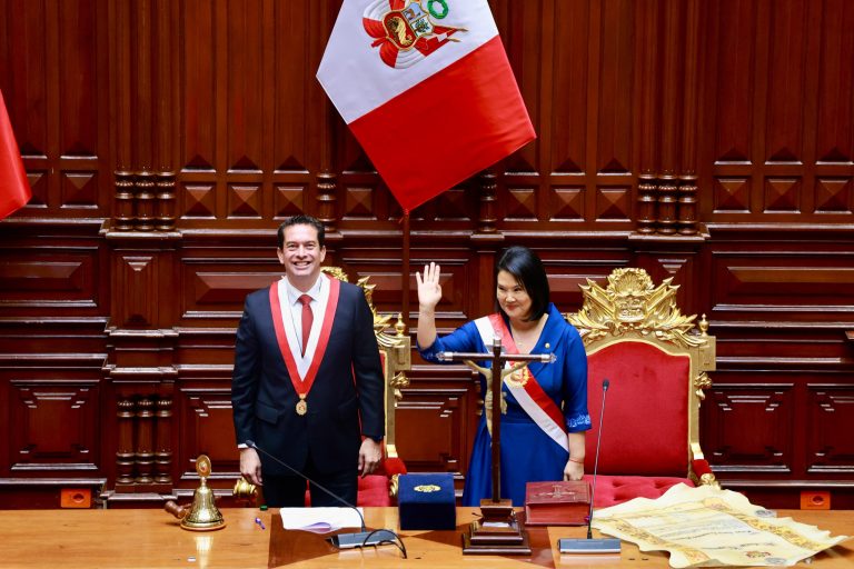 Keiko Fujimori es juramentada como presidenta de Perú