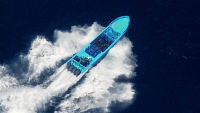 Interceptan 1.3 toneladas de cocaína en alta mar