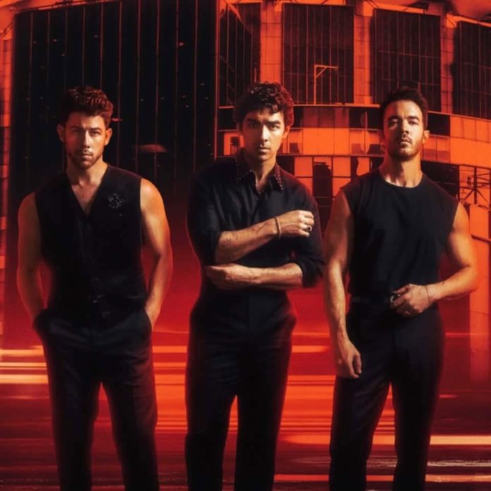 Los Jonas Brothers reviven la nostalgia de “Burning Up”