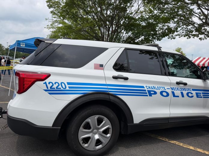 CMPD realiza 73 paradas de tráfico y presenta 83 cargos durante operativo de seguridad vial en Charlotte