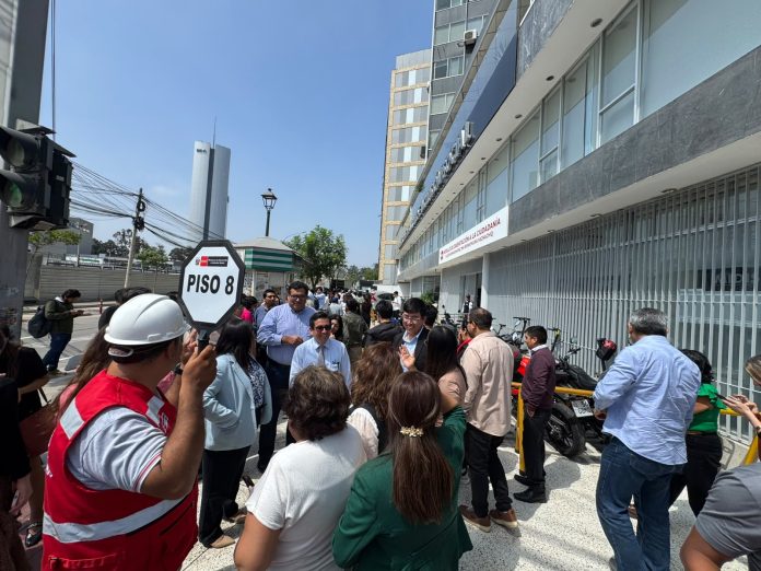 Fuerte sismo de magnitud 6.7 sacude el sur y centro de Perú